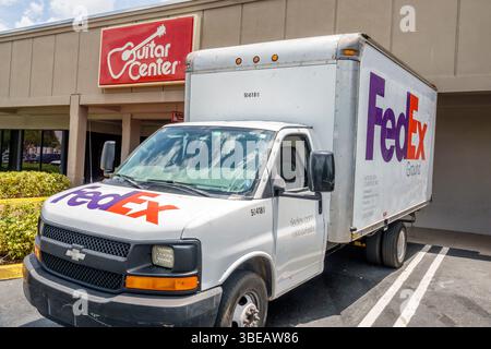 Miami Florida Kendall, Kendall Drive, The Greenery Mall, Einkaufszentrum, Guitar Center Music Store, Außenwerbung für Einzelhandelsgeschäfte, FedEx Ground Stockfoto