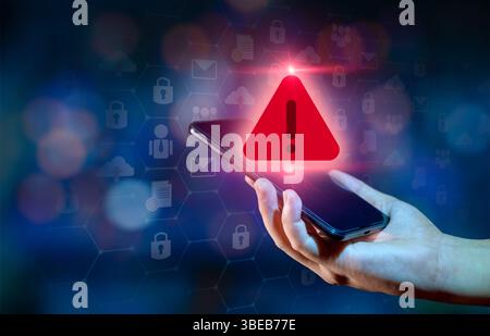 Hacker kontrollieren und Ihr Mobiltelefon ausspionieren. Symbol der Vorsicht bei der Verwendung von Handys.Alert E-Mail-Posteingang und Spam-Virus mit Warnung Vorsicht für Stockfoto