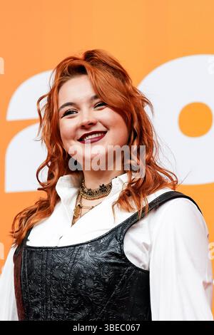 Zürich, Schweiz, 28. Mai 2025: Porträt (Kopfaufnahme/Nahaufnahme) von Joya Marleen (Joya Schedler) während der Swiss Music Awards 2025 im Hallenstadion Stockfoto