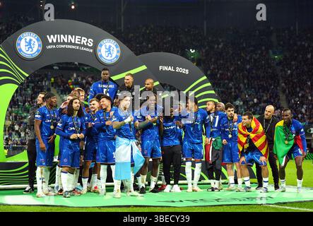 Die Spieler von Chelsea feiern nach dem Endspiel der UEFA Conference League in der Tarczynski Arena Wroclaw, Polen. Bilddatum: Mittwoch, 28. Mai 2025. Stockfoto