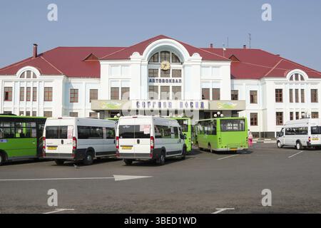 Sergiev Posad - 10. August 2015: Der zentrale Busbahnhof der Stadt Moskau Sergiev Posad Stockfoto