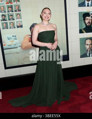 New York City, USA. Mai 2025. Mia Threapleton nahm am 28. Mai 2025 an der Premiere von The Phoenician Scheme Teil, die im Jazz im Lincoln Center in New York City, NY, stattfand © Steven Bergman/AFF-USA.COM Credit: AFF/Alamy Live News Stockfoto