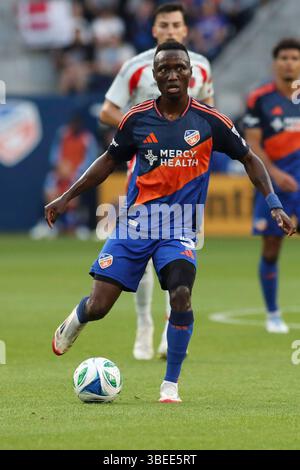 Cincinnati, Ohio, USA. Mai 2025. Obinna Nwobodo des FC Cincinnati während eines MLS-Fußballspiels zwischen dem FC Cincinnati und dem FC Dallas im TQL Stadium in Cincinnati, Ohio. Kevin Schultz/CSM/Alamy Live News Stockfoto