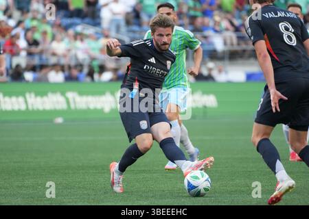 Seattle, Usa. Mai 2025. Der San Diego FC-Stürmer anders Dreyer (10) tritt am 28. Mai 2025 im Lumen Field in Seattle (Washington) in der zweiten Hälfte eines MLS-Spiels gegen Seattle Sounders FC an den Mittelfeldspieler Onni Valakari (8). (Foto Nate Koppelman/SIPA USA) Credit: SIPA USA/Alamy Live News Stockfoto