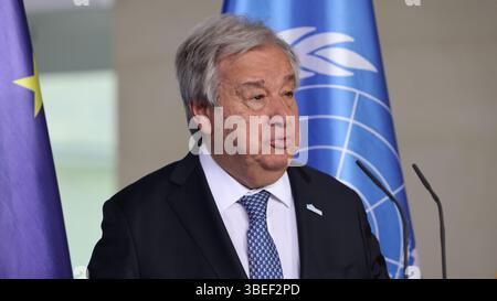 Berlin, Deutschland, 14. Mai 2025. Pressekonferenz von Bundeskanzler Merz und dem Generalsekretär der Vereinten Nationen, António Guterres in Berlin - Pressekonferenz von Bundeskanzler Merz und UN-Generalsekretär António Guterres in Berlin Foto: Klaus KROENERT Credit: Klaus KROENERT/Alamy Live New Stockfoto