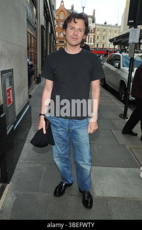 London, Großbritannien. Mai 2025. Christopher Kane bei der Kylie Minogue Wines Party zum 5. Jahrestag der Kylie Minogue Wines, The Roof Gardens, Kensington High Street, am Mittwoch, 28. Mai 2025 in London, England, Großbritannien. CAP/CAN © CAN/Capital Pictures Credit: Capital Pictures/Alamy Live News Stockfoto