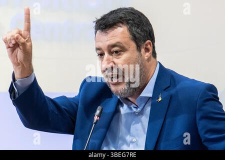 Rom, Italien. Mai 2025. Matteo Salvini, stellvertretender Premierminister und Minister für Infrastruktur und Verkehr bei einer feierlichen Veranstaltung der italienischen Küstenwache. Quelle: Rocco Pettini/Alamy Live News Stockfoto