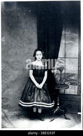 Dieses Foto aus dem Jahr 1869 zeigt eine 14-jährige Eleanor Marx, die Tochter von Karl Marx. Das Bild gibt einen Einblick in das frühe Leben einer der Schlüsselfiguren der sozialistischen Geschichte. Stockfoto