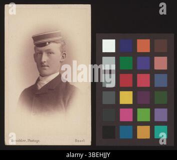 *Portrait of Emil Lüling* (um 1884) ist eine schwarz-weiße Schrankkartenfotografie von Emil Lüling, die einen typischen Fotostil aus dem 19. Jahrhundert zeigt. Stockfoto