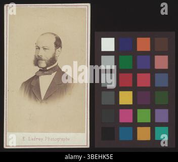 Diese schwarz-weiße Schrankkarte, die zwischen 1850 und 1870 entstand, zeigt ein Porträt von Karl von Speyr-Iselin. Das Bild ist eine formale Darstellung, die typisch für den fotografischen Stil der Epoche ist und sich auf das würdevolle Erscheinungsbild des Motivs konzentriert. Stockfoto