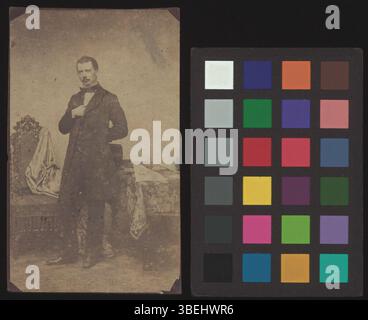 Dieses Schwarzweiß-Foto von Emanuel Hoffmann-Eglin, aufgenommen zwischen 1854 und 1874, ist auf Pappe montiert und zeigt ein Vintage-Porträt. Stockfoto