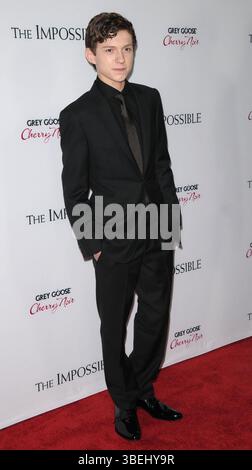 Tom Holland bei „The Impossible“-Premiere, gesponsert von Grey Goose, im Arclight Cinema in Hollywood, Los Angeles – 10. Dezember 2012 Stockfoto