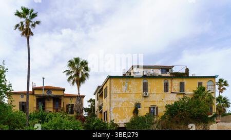 Tel-Aviv, Israel - 16. Mai 2025: Blick auf alte Gebäude in Jaffa, heute Teil von Tel-Aviv-Yafo, Israel Stockfoto