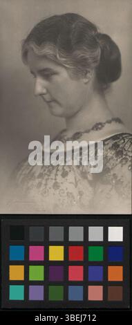 Diese Schwarzweiß-Reproduktion eines Porträts von Maria Philippi, das zwischen 1900 und 1920 entstand, beleuchtet die fotografischen Methoden des frühen 20. Jahrhunderts, die bei der Aufnahme historischer Figuren verwendet wurden. Stockfoto