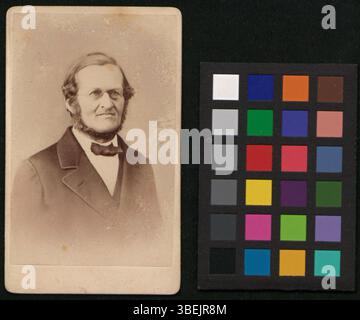 Dieses schwarz-weiße Schrankkartenfoto aus den Jahren 1870 bis 1890 zeigt Christoph Johannes Riggenbach-Holzach. Der Stil des Porträts ist typisch für die Epoche, wobei der Schwerpunkt darauf liegt, das Bild des Motivs formell und ernsthaft zu erfassen. Stockfoto