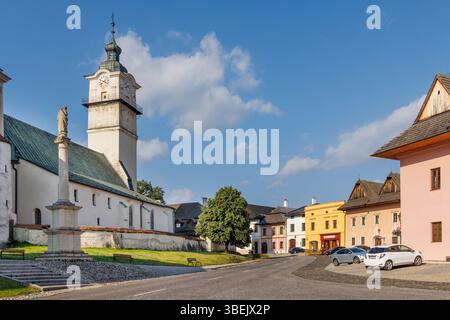 Häuser und Kirchen in Spišská Sobota, Slowakei Stockfoto