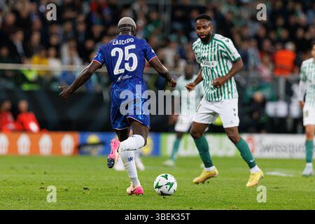 Moises Caicedo beim Endspiel der UEFA Conference League 2025 zwischen Real Betis Balompie und Chelsea FC (Maciej Rogowski) Stockfoto