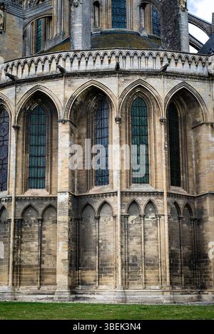 Kathedrale von Bayeux, auch bekannt als Kathedrale unserer Lieben Frau von Bayeux, eine römisch-katholische Kirche, erbaut im normannischen-romanischen Stil, Bayeux, Normandie, Fr. Stockfoto