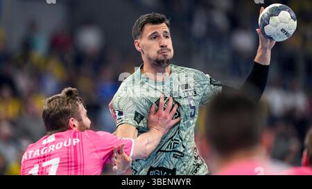 Mannheim, Deutschland. Mai 2025. v.li.: Samuel Röthlisberger (TVB, 17), Ivan Martinovic (RNL, 5), Zweikampf, Spielszene, Duell, Duell, Tackle, Tackling, Dynamik, Aktion, 29.05.2025, Mannheim (Deutschland), Handball, Bundesliga, Rhein-Neckar Löwen - TVB Stuttgart Credit: dpa/Alamy Live News Stockfoto