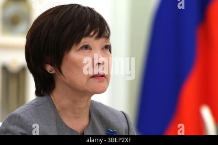 Moskau, Russland. Mai 2025. Akie Abe, die Witwe des ehemaligen japanischen Premierministers Shinzo Abe, hört dem russischen Präsidenten Wladimir Putin bei einem Treffen im Kreml am 29. Mai 2025 in Moskau zu. Quelle: Vyacheslav Prokofyev/Kreml Pool/Alamy Live News Stockfoto