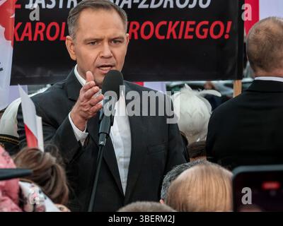 Kattowitz, Polen. Mai 2025. Präsidentschaftskandidat Karol Nawrocki, unterstützt von der rechten Partei Recht und Gerechtigkeit, spricht während einer Wahlkundgebung vor der zweiten Wahlrunde. In der ersten Runde wurde nicht entschieden, wer Präsident des Landes werden soll, da kein Kandidat die 50%-Mehrheit übergab. Zwei Siegerkandidaten – Rafal Trzaskowski und Karol Nawrocki – zogen am 1. Juni in die zweite Runde. Quelle: SOPA Images Limited/Alamy Live News Stockfoto