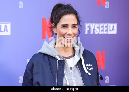 West Hollywood, Usa. Mai 2025. WEST HOLLYWOOD, LOS ANGELES, KALIFORNIEN, USA - 29. MAI: Die US-amerikanische Schauspielerin, Schriftstellerin und Stand-up-Comedian Sarah Silverman kommt bei Netflix an ist Ein Witz präsentiert: FYSEE LA Comedy Night ATAS (Academy of Television Arts and Sciences) Emmy FYC (for your Review) Event im Comedy Store am 29. Mai 2025 in West Hollywood, Los Angeles, Kalifornien, Kalifornien. (Foto: Xavier Collin/Image Press Agency) Credit: Image Press Agency/Alamy Live News Stockfoto