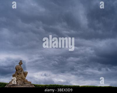 Paris, Frankreich. Mai 2025. Illustration des eher bewölkten Pariser Wetters. Paris, Frankreich am 26. Mai 2025. Foto: Mario Fourmy/ABACAPRESS.COM Credit: Abaca Press/Alamy Live News Stockfoto