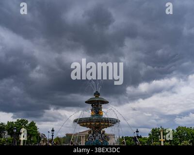 Paris, Frankreich. Mai 2025. Illustration des eher bewölkten Pariser Wetters. Paris, Frankreich am 26. Mai 2025. Foto: Mario Fourmy/ABACAPRESS.COM Credit: Abaca Press/Alamy Live News Stockfoto