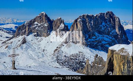 Blick auf die Dolomiten von Sass Pordoi, Italien Stockfoto