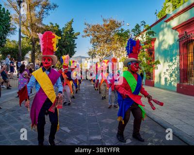 Karnevalsparade in der Mazedonio Alcala Street, Oaxaca de Juarez, Oaxaca State, Mexiko Stockfoto