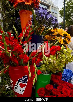 Eine wunderschöne Ausstellung frischer Blumen im Rahmen der RHS Chelsea Flower Show 2025 in Chelsea, London, England, Großbritannien, Europa im Frühjahr. Stockfoto