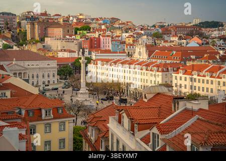 Blick auf die Stadt vom Archäologischen Museum Carmo während der goldenen Stunde, Lissabon, Portugal, Europa Stockfoto