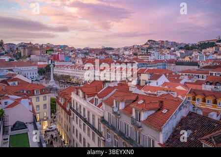 Blick auf die Stadt vom Archäologischen Museum Carmo bei Sonnenuntergang, Lissabon, Portugal, Europa Stockfoto