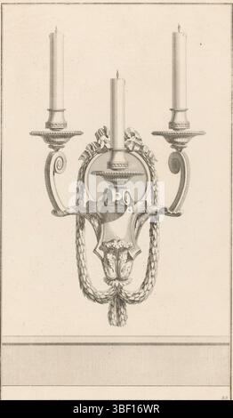 Paris, Chéreau, Jacques-Francois, Delafosse, Jean Charles, Berthault, III. Band de l'oeuvre de J. CH. Delafosse, 26e Cahier BB Cahier de 6 Girandoles et Bras de Cheminée, Triarmige Girandole, Paris, rückseitig gestempelt, ein ornamentiertes dreiarmiges Girandole mit Guirlanden, Druck, Ornamentdrucke, Drucke, Höhe 372 mm, Breite 225 mm, Drucker, 1771 - 1771, Papier, Ätzen, Gravur, Gravur (Druckverfahren), Werkkonzeption, Französisch, 1734 - 1791-10-11, nach dem Entwurf von, Publikation (Event), Publikation, 14. 10. 1742. 05. 1794, Verlag Stockfoto