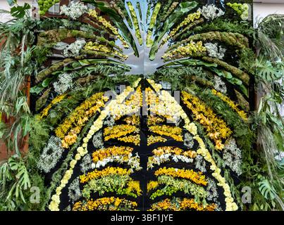 Manikin Flower Art wird in der Kings Road während der Chelsea Flower Show in London gezeigt Stockfoto