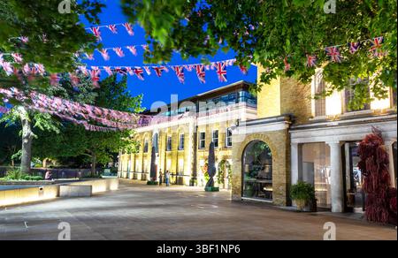 Duke of Yorks Square bei Nacht während der Chelsea Flower Show Stockfoto