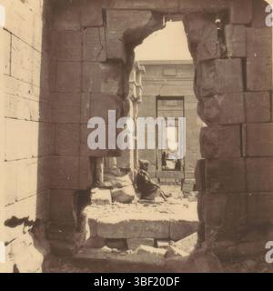 Assuan, Frith, Franziskus, der Tempel von Dabod - Nubien, Ruinen des Tempels von Debod in Assuan, von innen gesehen, Recto - gedruckt, Stereogramm, Stereophoto, Seite, Fotos, fotografische illustrierte Bücher, Innenansicht, LXIV, Höhe 74 mm, Breite 144 mm, Englisch, 1822 - 1898, Fotograf, 1857 - 1862, Fotopapier, Fotopapier, Albumindruck Stockfoto