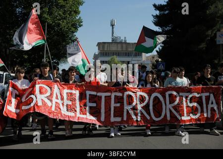 Roma, Italien. 30. Mai 2025. Manifestazione per Gaza degli studenti di Roma Sud Ñ Roma Ñ Italia Ñ Venerd“ 30 Maggio 2025 - Cronaca - (Foto di Cecilia Fabiano/ Credit: LaPresse/Alamy Live News Stockfoto