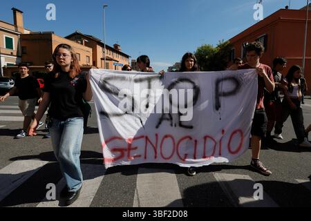 Roma, Italien. 30. Mai 2025. Manifestazione per Gaza degli studenti di Roma Sud Ñ Roma Ñ Italia Ñ Venerd“ 30 Maggio 2025 - Cronaca - (Foto di Cecilia Fabiano/ Credit: LaPresse/Alamy Live News Stockfoto