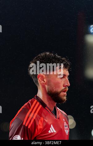 Toronto, Kanada. Mai 2025. Jonathan Osorio #21 des Toronto FC reagiert während des MLS-Spiels zwischen Toronto FC und Philadelphia Union im BMO Field. Endpunktzahl Philadelphia Union 2-1 Toronto FC. Am 28. Mai 2025 in Toronto, Kanada. (Foto: Leonardo Ramirez/Eyepix Group/SIPA USA) Credit: SIPA USA/Alamy Live News Stockfoto