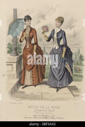 Paris, Godchaux & Cie, Auguste, Deferneville, P. Revue de la Mode, Gazette de la Famille, dimanche 23 mai 1886, 15e année, Nr. 751: Etoffes de la M.on Le Houssel, Paris, in der Mitte - graviert, zwei Frauen auf einer Terrasse, im Hintergrund eine Frau mit einer Kuh. Links: Kleid aus Kupferwolle, beigefarbenem Blatt und braunem Samt. Gestreifte Strümpfe und Schuhe mit Schleifen. Rechts: Graues Wollkleid garniert mit schwarzer Gallone. Weste aus weißem Laken. In der Präsentation sind einige Regeln für die Werbung für verschiedene Produkte enthalten. Druck aus dem Modemagazin Revue de la Mode (1872-1913). Ausführliche Beschreibung des c Stockfoto
