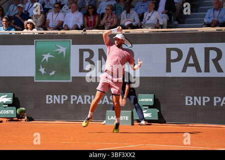 Paris, Frankreich. 30. Mai 2025. PARIS, FRANKREICH - MAI 30: Quentin Halys von Frankreich bei den French Open in Roland Garros am 30. Mai 2025 in Paris. (Foto von Marleen Fouchier/Orange Pictures) Credit: Orange Pics BV/Alamy Live News Stockfoto