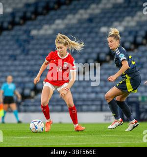 30. Mai 2025. Glasgow, Großbritannien. Schottland spielte Österreich bei der FIFA Frauen-Weltmeisterschaft 2027 League im schottischen Nationalstadion Hampden Park in Glasgow, Schottland. Das Endspiel war Schottland 0:1 Österreich. Bild von Marie Hobinger (A14) mit dem Ball. Quelle: Findlay / Alamy Live News Stockfoto