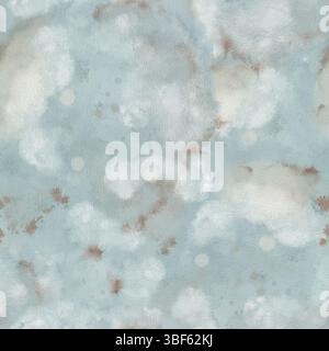 Eine elegante und weiche abstrakte Textur in einem wunderschönen Hellblau mit sanften Wolken und dezenten, beruhigenden Farben. Hand gezeichnetes nahtloses Aquarellmuster auf weißem Hintergrund zum Drucken auf Stoff und Papier. Stockfoto