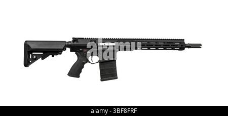 Modernes Gewehr im AR-15-Stil mit M-LOK Handschutz, Teleskopschaft und Blitzschutz. Stockfoto