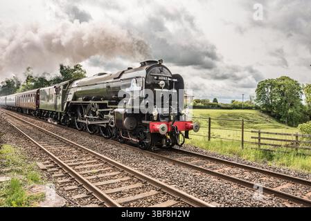 Dampfzug Tornado 60163 als WestYorkshireman, der am 31. Mai 2025 von Hellifield nach Carlisle fuhr. Stockfoto