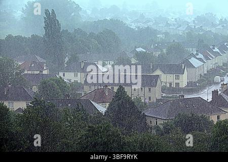 Glasgow, Schottland, Großbritannien. 31. Mai 2025. Wetter in Großbritannien: Regenwetter in der Stadt, während die Türme und Vororte pf Ritghtswood leiden. Credit Gerard Ferry/Alamy Live News Stockfoto