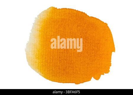 Hellorangefarbener Pinselstrich mit Aquarellfarben auf weißem Hintergrund Stockfoto
