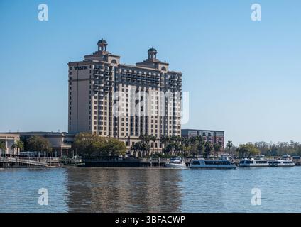 SAVANNAH, GEORGIA - 22. März 2025 Westin Hotel and Convention Center in Savannah, Georgia Stockfoto