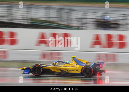 Shanghai, Chine. Juni 2025. 11 DI GRASSI Lucas (BH), Lola Yamaha ABT Formula E Team, Lola-Yamaha T001, Action, während des Shanghai ePrix, 10. Und 11. Runde der ABB FIA Formel E Weltmeisterschaft 2024-25, auf dem Shanghai International Circuit vom 31. Mai bis 1. Juni 2025 in Shanghai, China - Foto Frédéric Le Floc'h/DPPI Credit: DPPI Media/Alamy Live News Stockfoto
